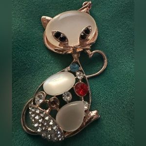 Large Betsey Johnson Crystal Cat pendant/charm